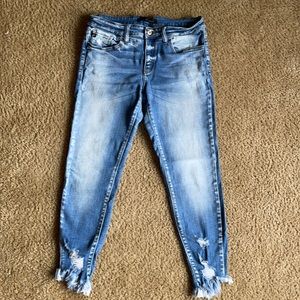 KanCan distressed ankle skinny Jean size 29